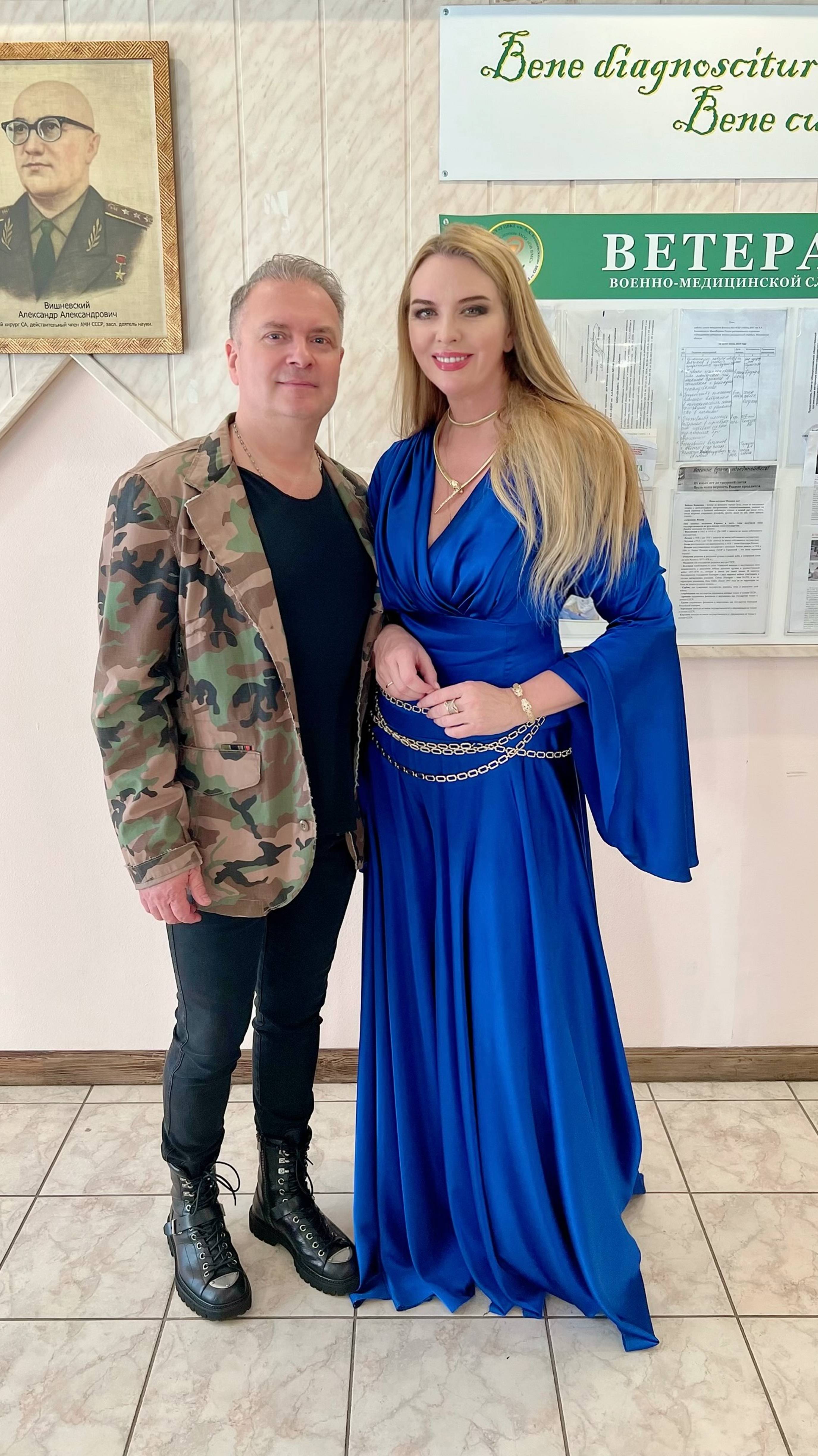 Александр Добронравов и Варвара выступили в госпитале Вишневского смотреть онлайн