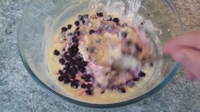 Запеканка из творога без муки и сахара, с замороженными ягодами. смотреть онлайн