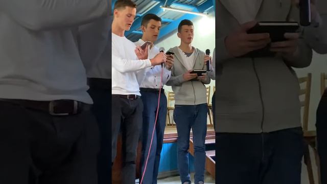 Все в этом мире на чем то поставленном держится / Красивая Христианская песня / Песня про Родителей смотреть онлайн