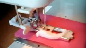 Как сделать петлю под пуговицу швейной лапкой