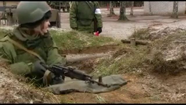Блондинка в армии Blond vs Army смотреть онлайн