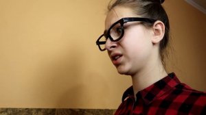 БОГАТАЯ ТУПАЯ  школьница VS БЕДНАЯ УМНАЯ после зимних каникул. Вайны на DiLi Play