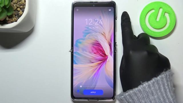How to Change Wallpaper in HUAWEI P50 Pocket – Refresh Home Screen Look смотреть онлайн