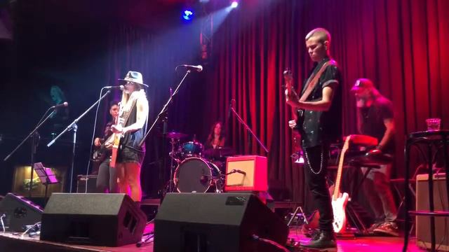 Cris Méndez en Más Músicas Valencia 2018 смотреть онлайн