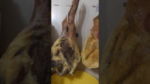 Избавляемся от плесени на хамоне,  вяленое мясо.