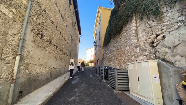 Ментон - рай для туриста! Этот город включает в себя всё: солнце, пляж, историческую архитектуру.