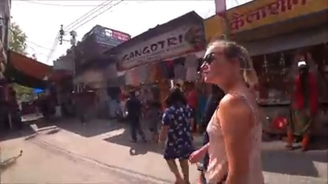 148. India 2022. Rishikesh. Сытный обед на двоих за 2 $. Магазинчик с деревянными изделиями. смотреть онлайн