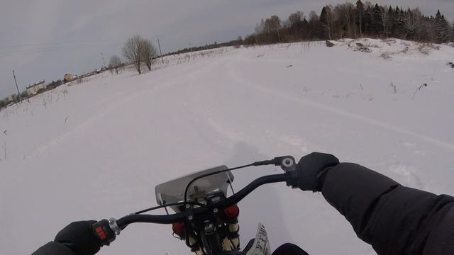 Motoland RT200 Зимой на гусеницах по снегу. смотреть онлайн