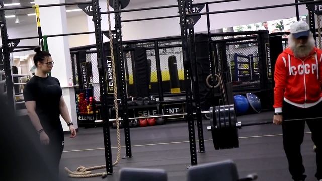 Элитный пауэрлифтер притворился новичком? смотреть онлайн