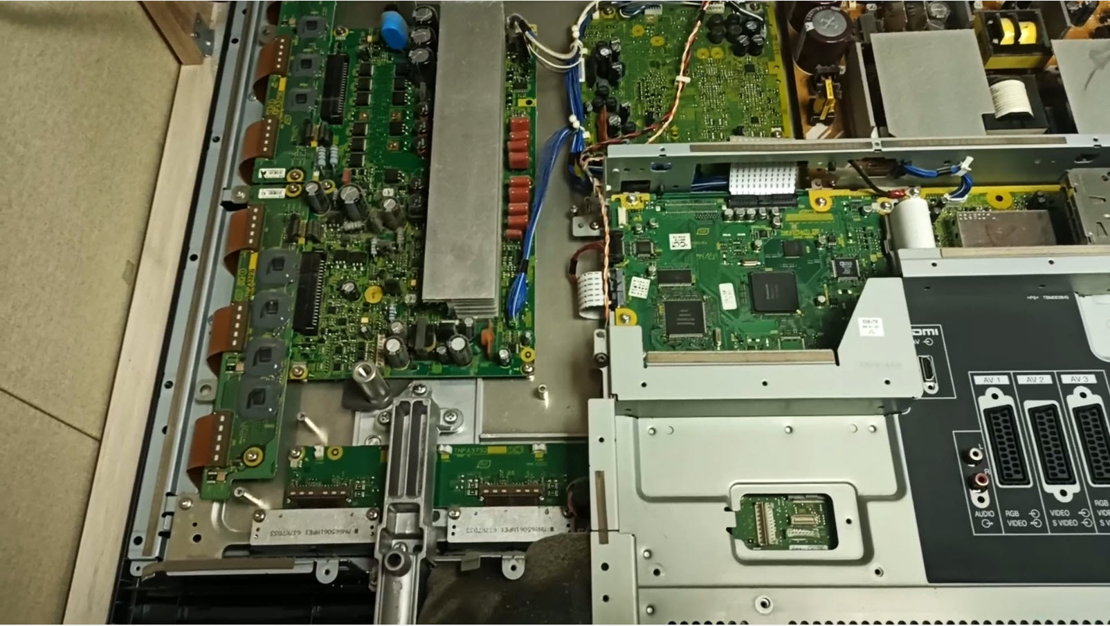 Ремонт телевизора Panasonic TH-37PA60R смотреть онлайн