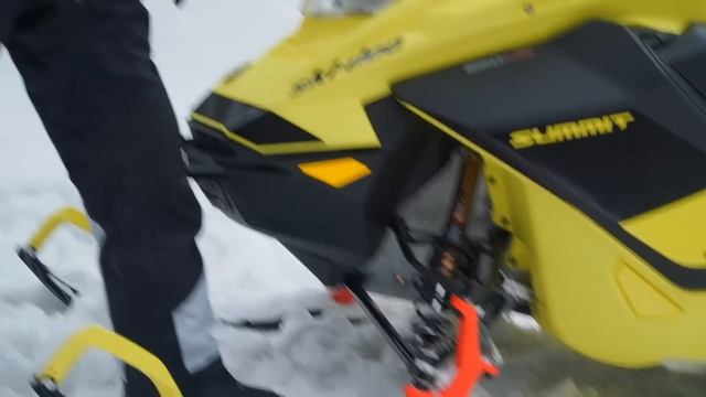 SKI-DOO SUMMIT X EXPERT 850 E-TEC TURBO [2021] смотреть онлайн