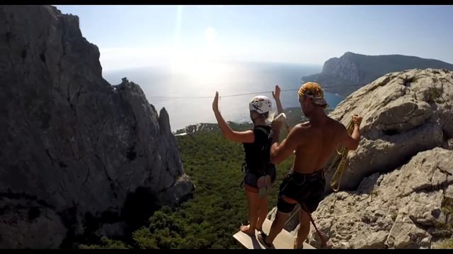 Ксения на Ильяс-кая прыжки с верёвкой в Крыму с командой Skyline смотреть онлайн