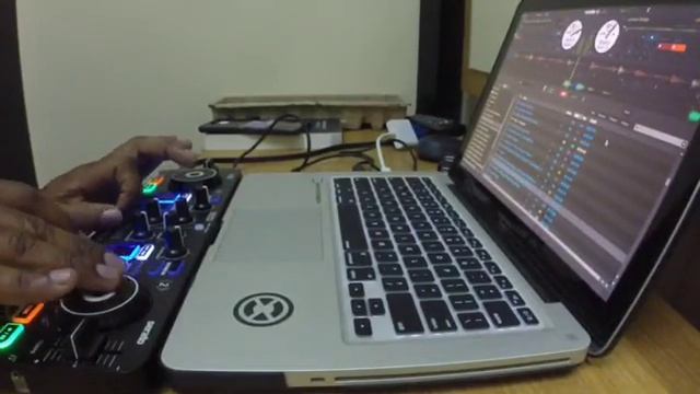 HOW TO SCRATCH ON A DJ CONTROLLER (HERCULES DJ STARLIGHT CONTROLLER) смотреть онлайн