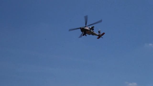 HIGH MANEUVERABLE APACHE AH64D ROYAL NETHERLANDS AIRFORCE SCALE RC HELICOPTER AEROBATICS смотреть онлайн