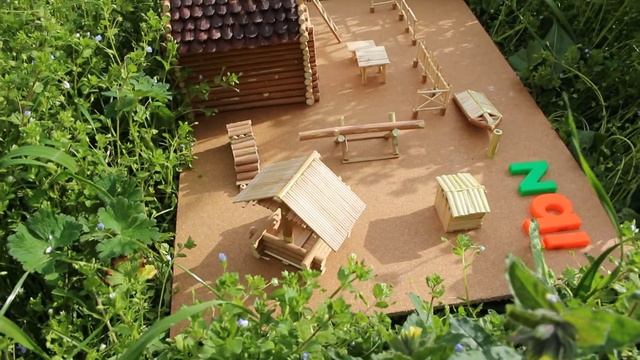 Сельское подворье (миниатюрное) / Miniature village farm (details) смотреть онлайн