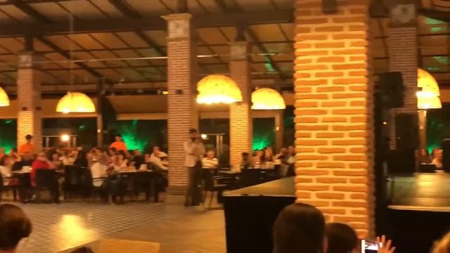 Грузинский танец в летнем кафе гБатуми смотреть онлайн