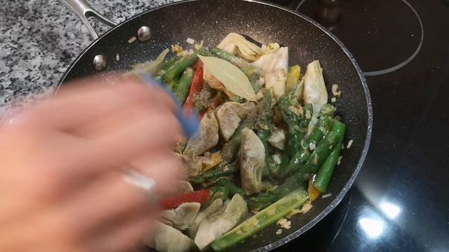 ARROZ CON ESPARRAGOS Y ALCACHOFAS (RECETA FACIL Y RAPIDA) смотреть онлайн