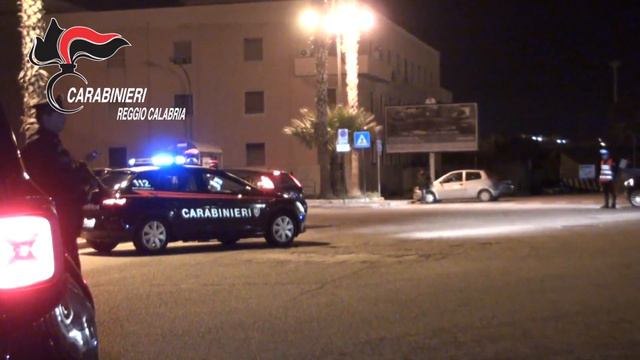 Villa San Giovani controlli dell'Arma 1° maggio смотреть онлайн