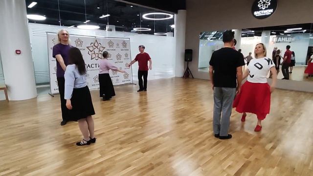 Кадриль Лансье, фигура 5 (учебное видео с класса). Сообщество Assemblés (Ассамбле) смотреть онлайн