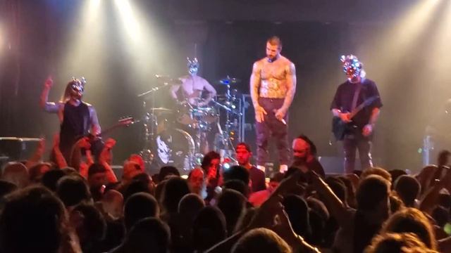 Alex the Terrible Stops the Show when He sees a Fan go Down - Pittsburgh PA - 7/11/23 смотреть онлайн