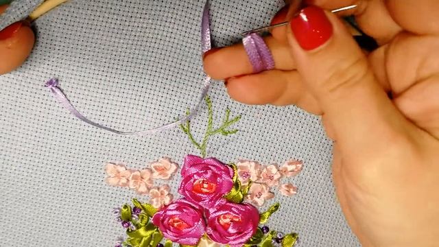 Оформление вышивки с помощью ниток мулине, бисера и пайеток смотреть онлайн