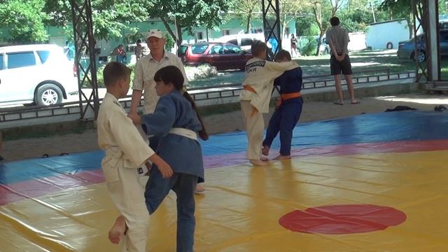 Богданова Ира. Подхват под одну ногу с кен-кеном. Летние сборы. Дзюдо. База "Шурави" 5 июля 2016. смотреть онлайн