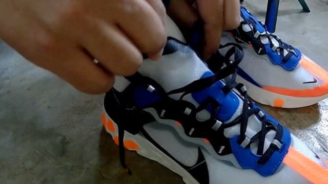 Nike React Element 87 Thunder Blue / Total Orange - Sneaker Review смотреть онлайн