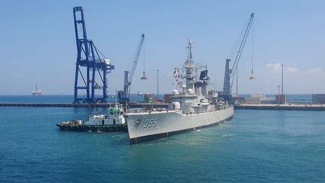 Detik - detik KRI Abdul Halim Perdanakusuma (355)  berangkat dari Pelabuhan Batu Ampar Batam. смотреть онлайн