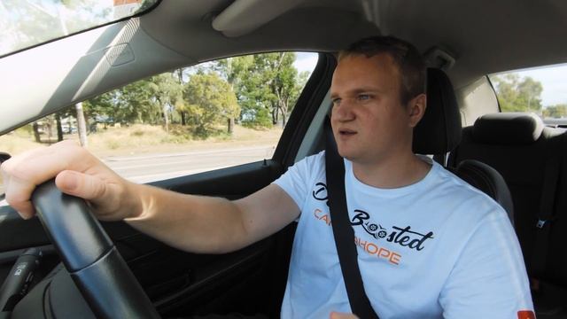 True VF Holden vs Poor Man VF Maloo смотреть онлайн