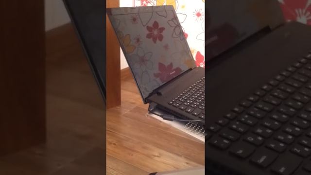 Столик трансформер для чтения и ноутбука и позавтр смотреть онлайн