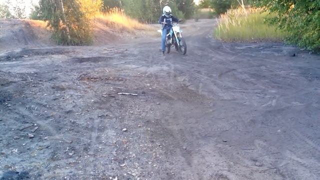 Учусь стантить на Кауо 125 [НедоStunt Kayo 125] смотреть онлайн