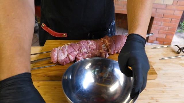 Рецепт для вертела. Рулет из свиной шеи. смотреть онлайн