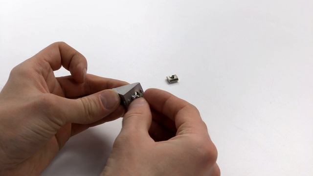 УГЛОВОЙ АЛЮМИНИЕВЫЙ СОЕДИНИТЕЛЬ 20Х20, ПАЗ 6, Арт. A184 смотреть онлайн