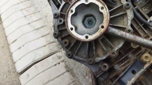 как снять фланец с коробке передач  на Ауди 80 б 3