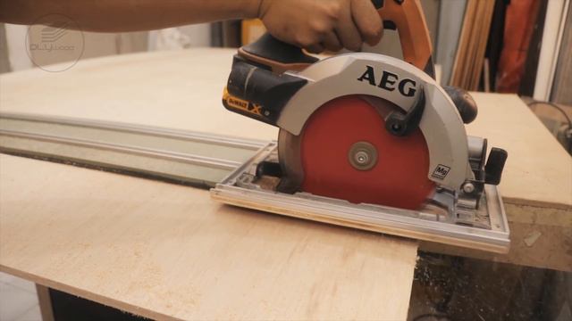 Perfect Straight Cut Using Circular Saw Track with parallel guide смотреть онлайн