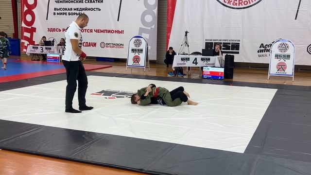 Бой Финал BJJ Gi желтые/cерые, до 38 кг. Ярослав Барышев (R) vs Лука Шульженко "Rock&Rolling17" смотреть онлайн