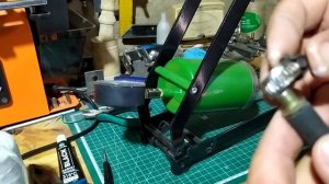 Ремонт ножного автомобильного насоса.