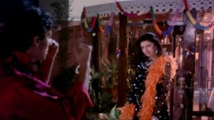 Салман Кхан и Бхагьяшри танцуют под музыку группы Европа.