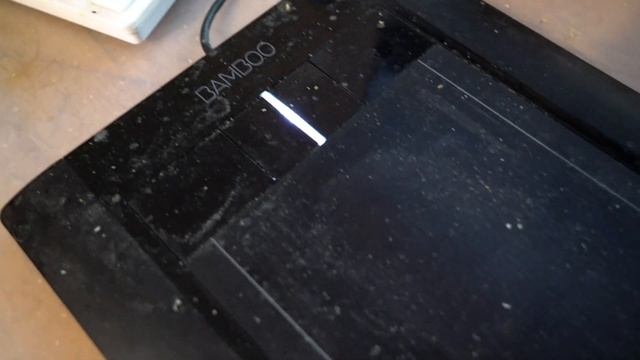 Иногда стоит протирать планшет и стол)) смотреть онлайн