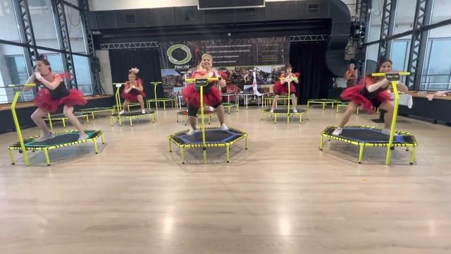 Команда «Пати гёлс» 18+ смотреть онлайн