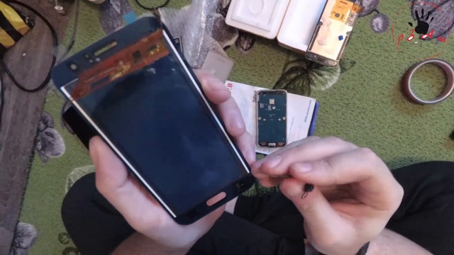 Смартфон Samsung Galaxy J1 (2016) SM-J120F/DS черный экран, замена LCD + touch смотреть онлайн