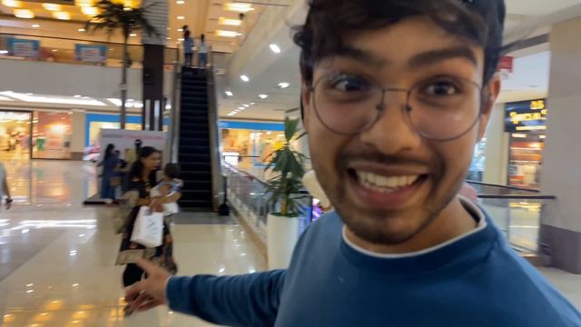 Propose prank On Random Cute Girls In Public || Birthday Special Vlog смотреть онлайн