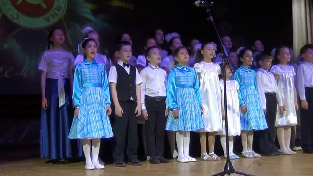 «День Победы на века». Хор Старицкой детской школы искусств смотреть онлайн