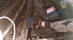 Замена свечей зажигания Mitsubishi Outlander XL 2.4 (4B12) (2010)