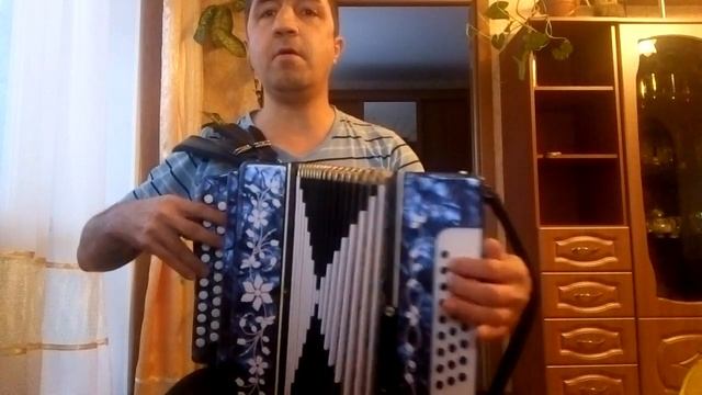 Гармонь Кировская заказная Си мажор 5 полутонов."Ни кто тебя не любит так как я" смотреть онлайн