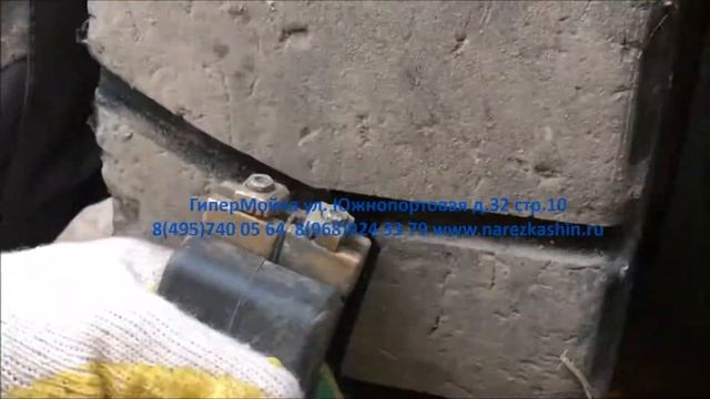 Нарезка шин погрузчиков. смотреть онлайн