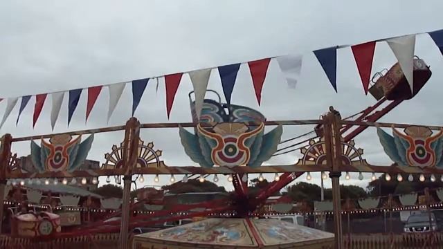 Classic Octopus Fun Fair Ride смотреть онлайн