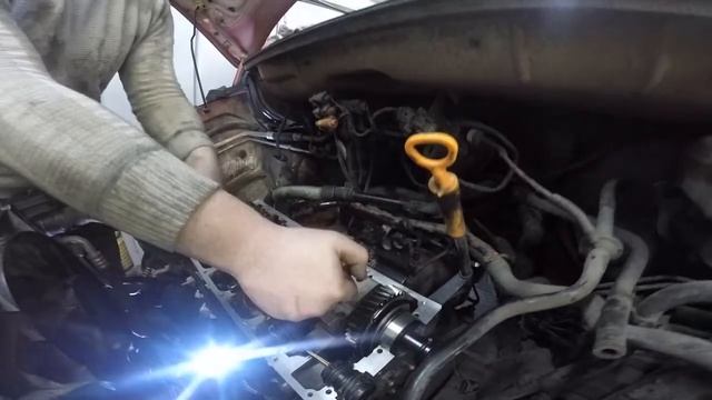 Замена распредвала volkswagen transporter T5 TDI 2,5 смотреть онлайн
