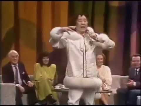 Чукча в чуме ждет рассвета -- Кола Бельды