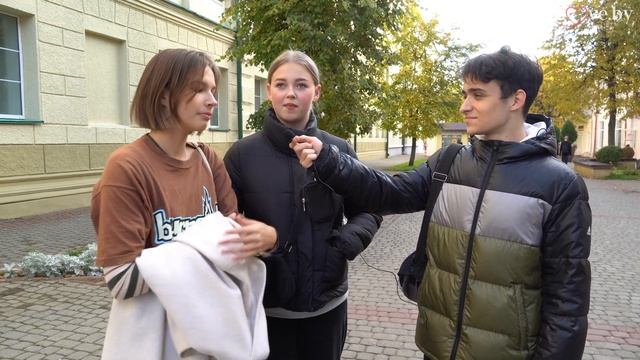 БЫЛ ЛИ У ВАС ЛЮБИМЫЙ УЧИТЕЛЬ В ШКОЛЕ? / Могилевчане вспоминают школьные годы смотреть онлайн